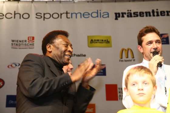 Applaus vom vermutlich größten Fußballer aller Zeiten => PELE © Archiv